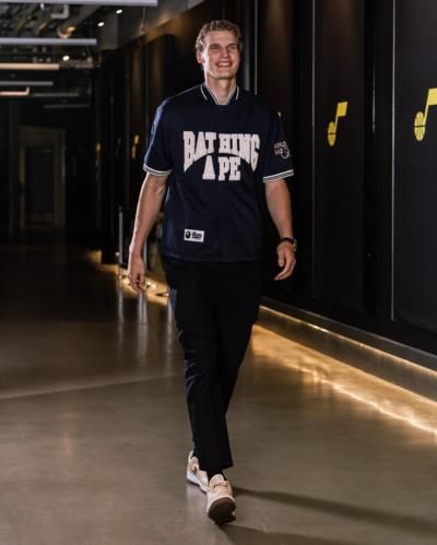 Lauri Markkanen's Stylish Presence: A Confident Fashion Statement