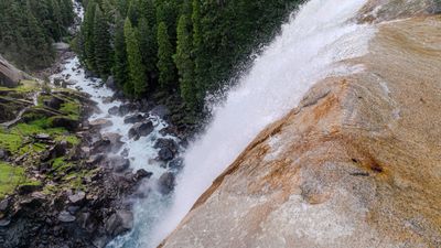 Chilling video shows men snapping photos on brink of 317-foot Yosemite waterfall after jumping barrier