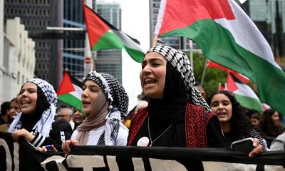 ‘Can’t look away’: Israel-Gaza war driving rise in news consumption among gen Z Australians, report suggests