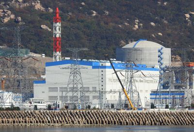 US falling far behind China in nuclear power, report says