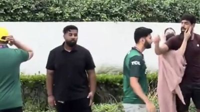 'Koi aapko gaali deta rahe...' - Fans, players react to Haris Rauf's viral brawl