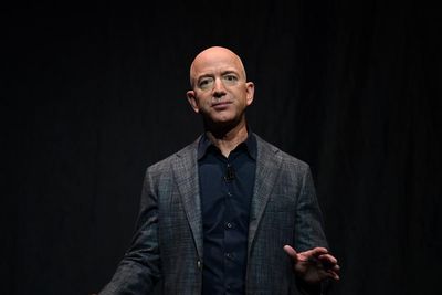 Jeff Bezos stresses commitment to ‘quality, ethics and standards’ in Washington Post memo