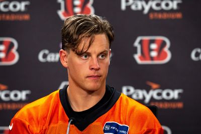 Look: Joe Burrow shares photos of chess match in France and more