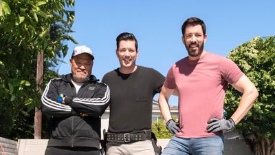 Laurence Fishburne built the perfect outdoor living room with The Property Brothers – their result is dominating summer trends
