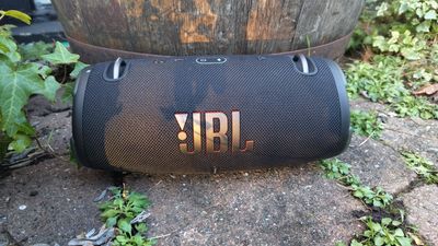 JBL's mammoth, five-star Bluetooth speaker is enjoying an equally colossal discount