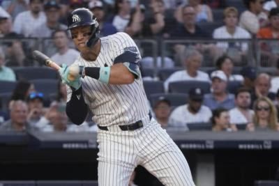 Yankees' Aaron Judge Injured, Undergoing Imaging After Hit