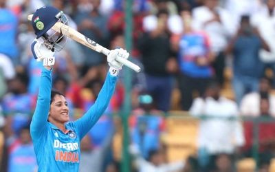 India put up huge 326-run target for South Africa in second ODI; Smriti, Harmanpreet score tons