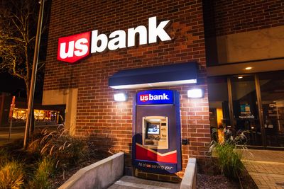 U.S. Bancorp Stock: Is USB Underperforming the Financial Sector?