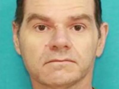 Manhunt for ‘dangerous’ murder suspect focuses on Arkansas town as cops say he bought camping gear