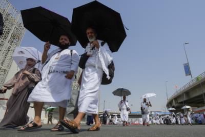 Dozens Dead From Heatstroke During Annual Muslim Hajj Pilgrimage