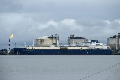 Senate Probe Urges France Stop Importing Russian LNG
