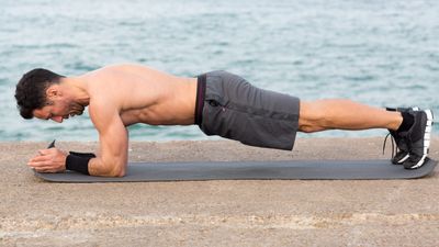 I did planks with knee taps every day for a week to build core strength — here's what happened