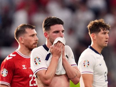 Gary Neville highlights the problem with Declan Rice for England after ‘nervous’ display