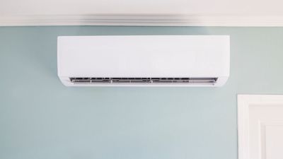 How long does it take for an AC to cool a room? 7 tips to boost its performance