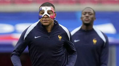 Kylian Mbappe reveals personalised mask in French colours