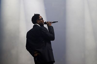 Kendrick dunks on Drake at unity concert