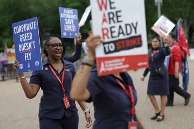American Airlines Flight Attendants Edge Closer To Strike As Talks Conclude