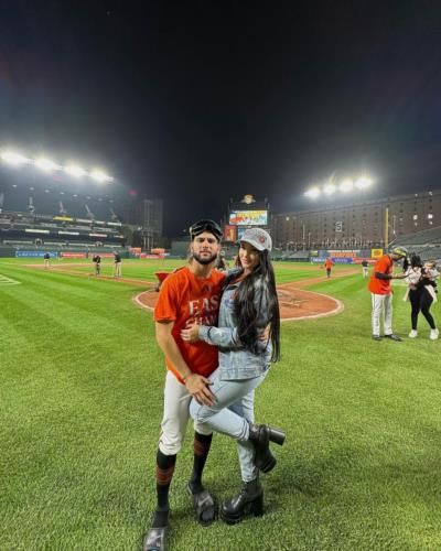 Cionel Pérez And Wife Embrace Love On Baseball Field