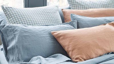 How to choose a pillow – find the right type for better sleep and comfort