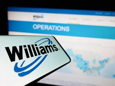 Williams Companies Stock: Is WMB Outperforming the Energy Sector?
