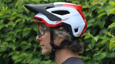 Fox Speedframe Pro Kilf helmet review – duking it out for trail lid supremacy