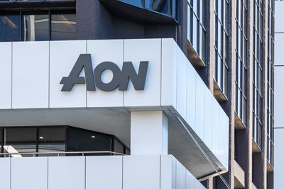 Aon plc Stock: Is AON Underperforming the Financial Sector?