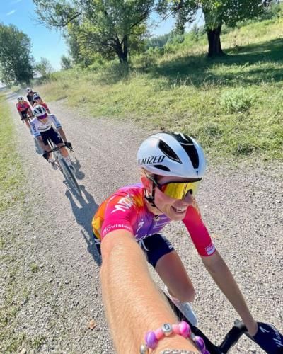 Demi Vollering And Teammates Cycling In Synchronized Training Session
