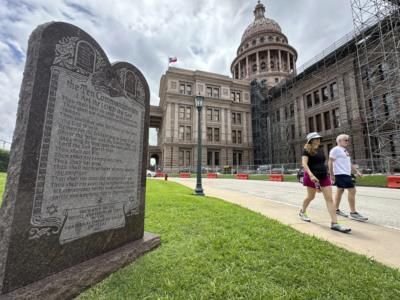 Texas Lt. Gov. Pushes For Ten Commandments Display In Schools