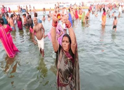 Jyeshtha Purnima: Devotees take holy dip in River Ganga in Uttar Pradesh, Uttarakhand; offer prayers