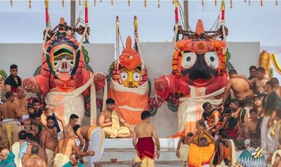 Odisha: Thousands of devotees gather in Puri to witness 'Snana Yatra' of Lord Jagannath, Balabhadra, and Devi Subhadra