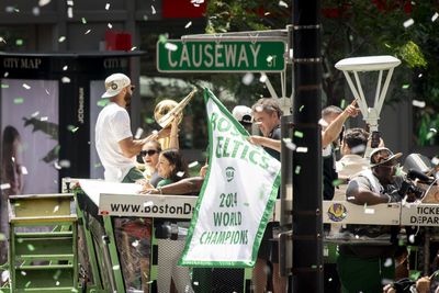 Best photos of the Boston Celtics in the Banner 18 duck boat parade