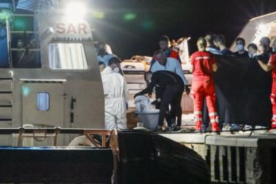 Italian Coast Guard Recovers 14 Bodies From Shipwreck