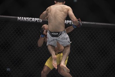 UFC free fight: Ikram Aliskerov lands flying knee, stops Warlley Alves in violent TKO win