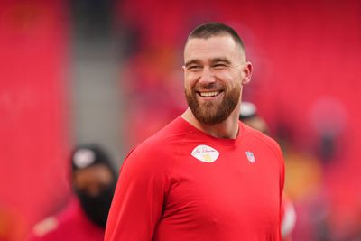WATCH: Players give their best impression of Chiefs TE Travis Kelce at Tight End University