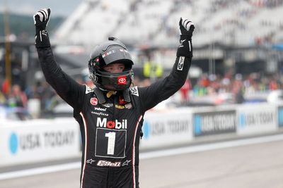 NASCAR Xfinity NHMS: Bell wins in overtime with last-lap pass