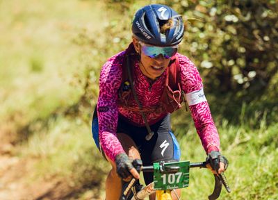 Migration Gravel Race: Sarah Sturm wins women's overall, Becking unseats De Marchi on fourth and final stage