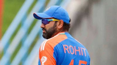 'Abhi abhi aya hai, aada maarne de...': Rohit Sharma's hilarious reply to Kuldeep Yadav - Watch