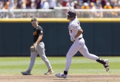 Tennessee Forces Game 3 With Clutch Homers