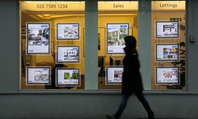 Mortgage of first-time buyer tops £1,000 a month as house prices and rates rise