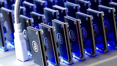 Bitcoin Investors Hit By 'Summer Blues,' Miners Tapped For AI Expansion