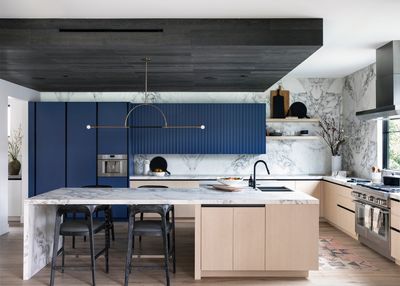 7 Modern Navy Blue Kitchens — From Color-Drenched Spaces to Timeless Two-Tone Cabinets