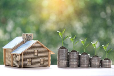 The Best Monthly Dividend Stocks to Buy Right Now