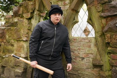 Hollyoaks spoilers: Robbie Roscoe attacks Hannah’s blackmailer
