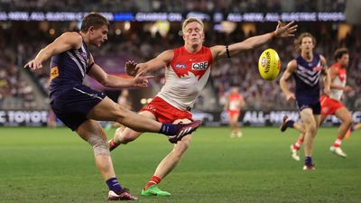 Swans fortify for 'big battle' with Dockers midfield