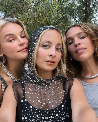 Nicole Richie And Friends Having Fun At Concert Event