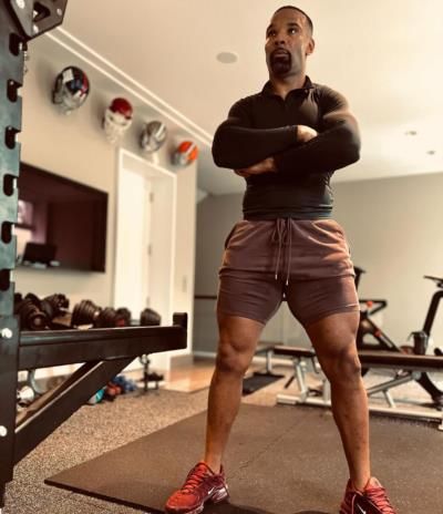 Matt Forte Showcasing Workout Routine In Gym For Fans.