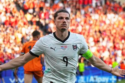 Marcel Sabitzer sinks Netherlands and takes Austria to the top of Group D