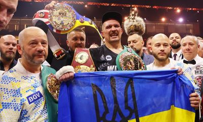 Oleksandr Usyk vacates IBF title in ‘present’ to Dubois and Joshua