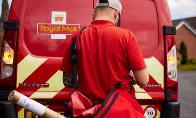 Union calls for Royal Mail staff to get ‘serious stake’ in service after takeover