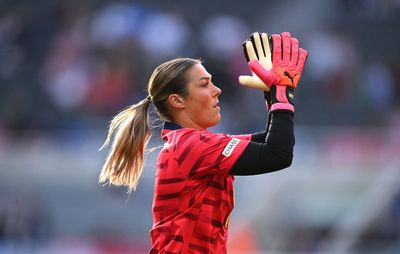 Lionesses goalkeeper Mary Earps to leave Manchester United